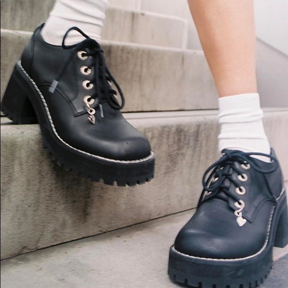 UNIF Jane shoe